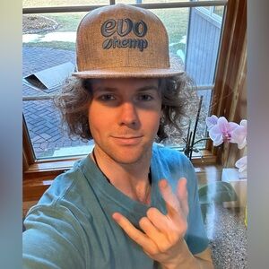 EVO HEMP FLAT-BRIMMED CAP